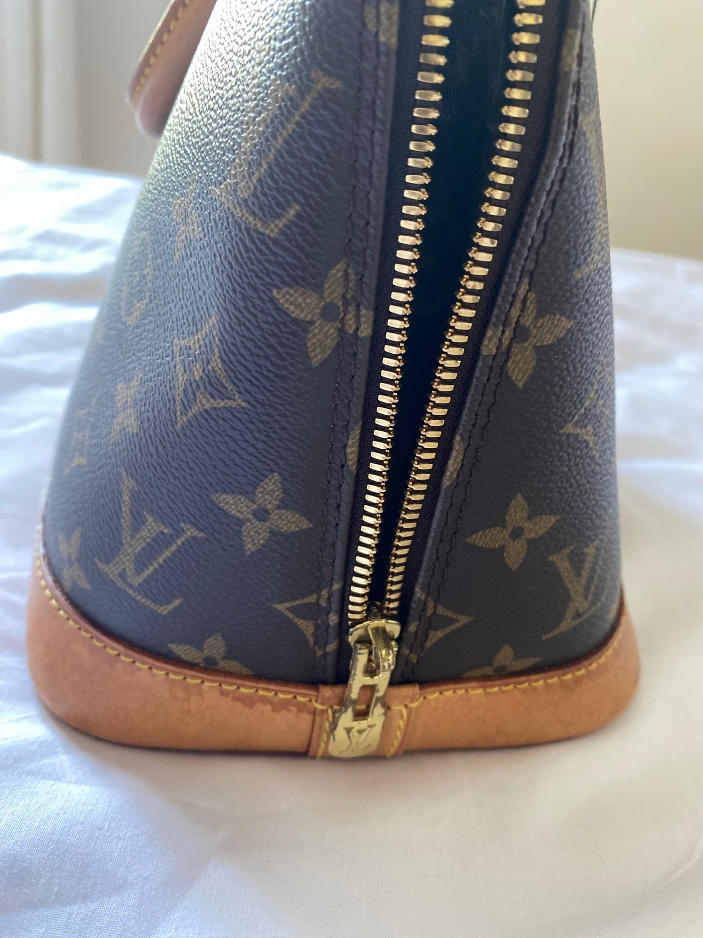 Louis Vuitton Alma